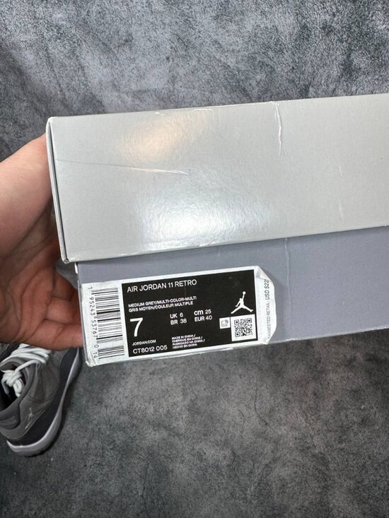 Size 7 | Jordan 11 Cool Grey With Box | Pre-Owned main image 4